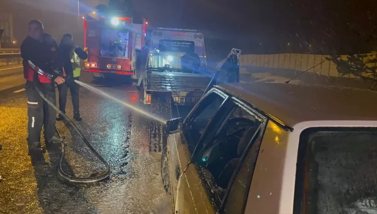 Çankırı’da Seyir Halindeki Otomobilde Yangın Çıktı